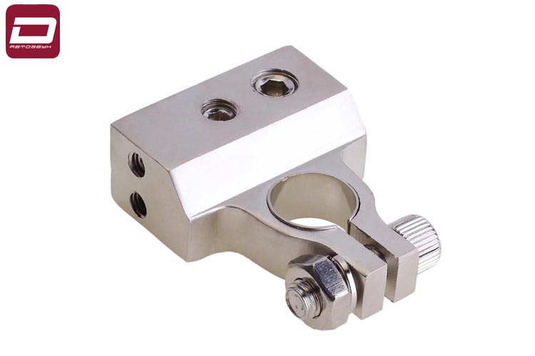 AUDIO NOVA BT2.S (+ -)  Клемма аккумуляторная, универсальная  + и - . Входы  1х0 2Ga (до 54мм2), 1х2 (4)