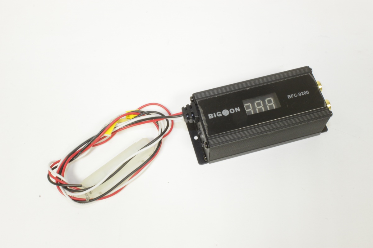 Bigson BFC-9200 беспроводный FM-модулятор с цифровым дисплеем, 40 каналов (88.0-92.0 МГц)